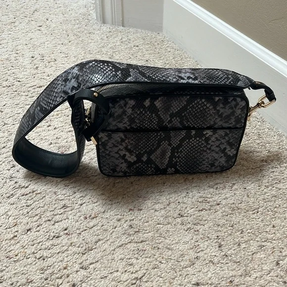 Anine Bing | Alice Crossbody Bag in Blue Python - Picture 2 of 9